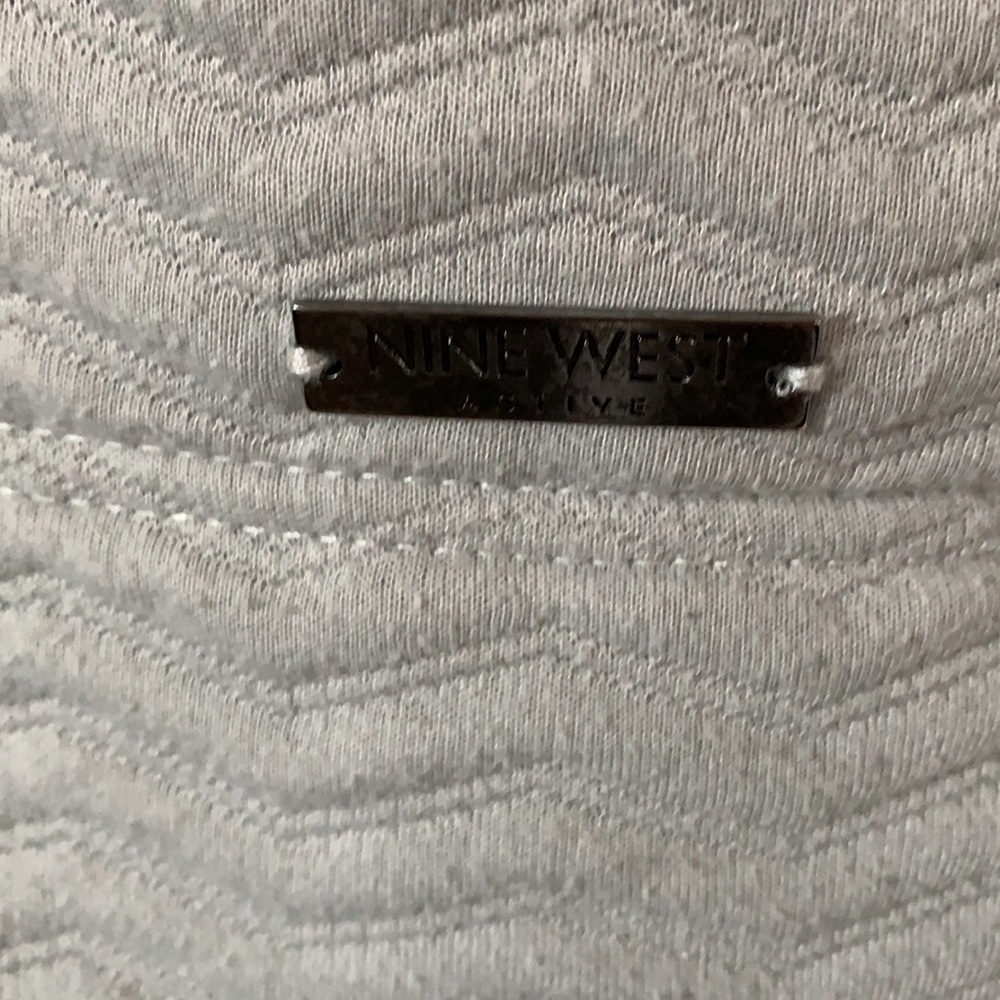 Sweatshirt - Picture 2 of 3